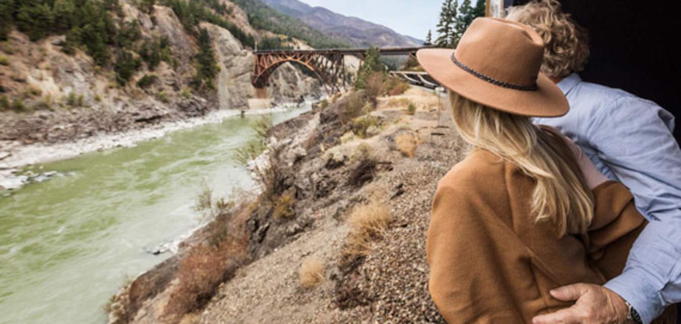 rocky mountaineer goldleaf service