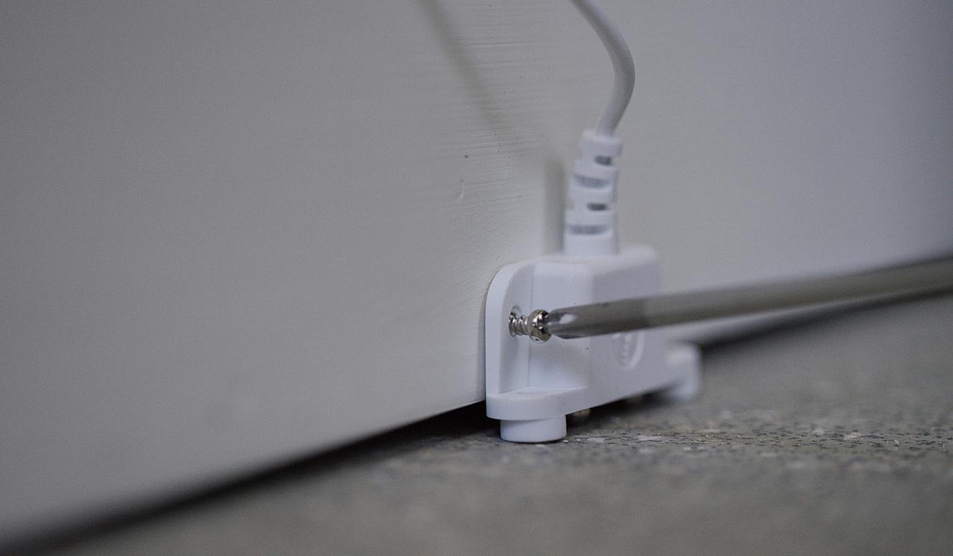 Installing flood sensor