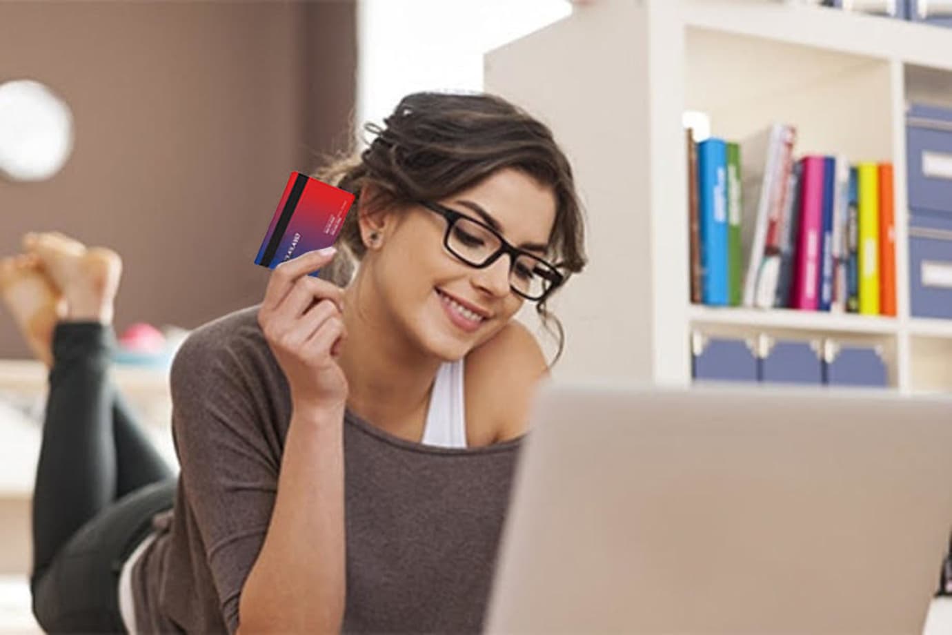 a woman shops online using her AAA membership for discounts