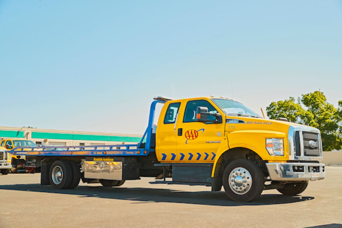 aaa tow truck