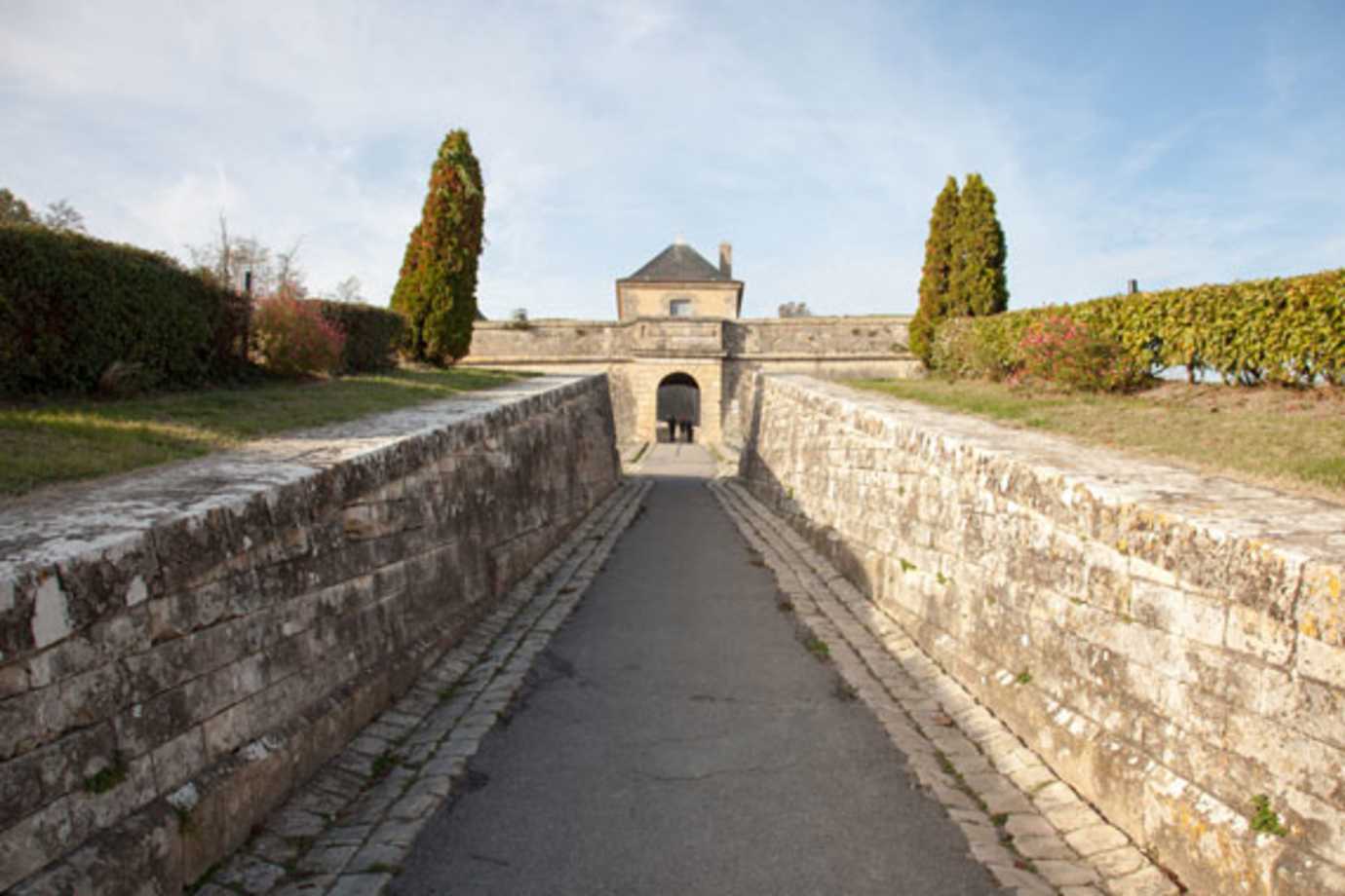 visit blaye citadel on a taste of bordeaux river cruise