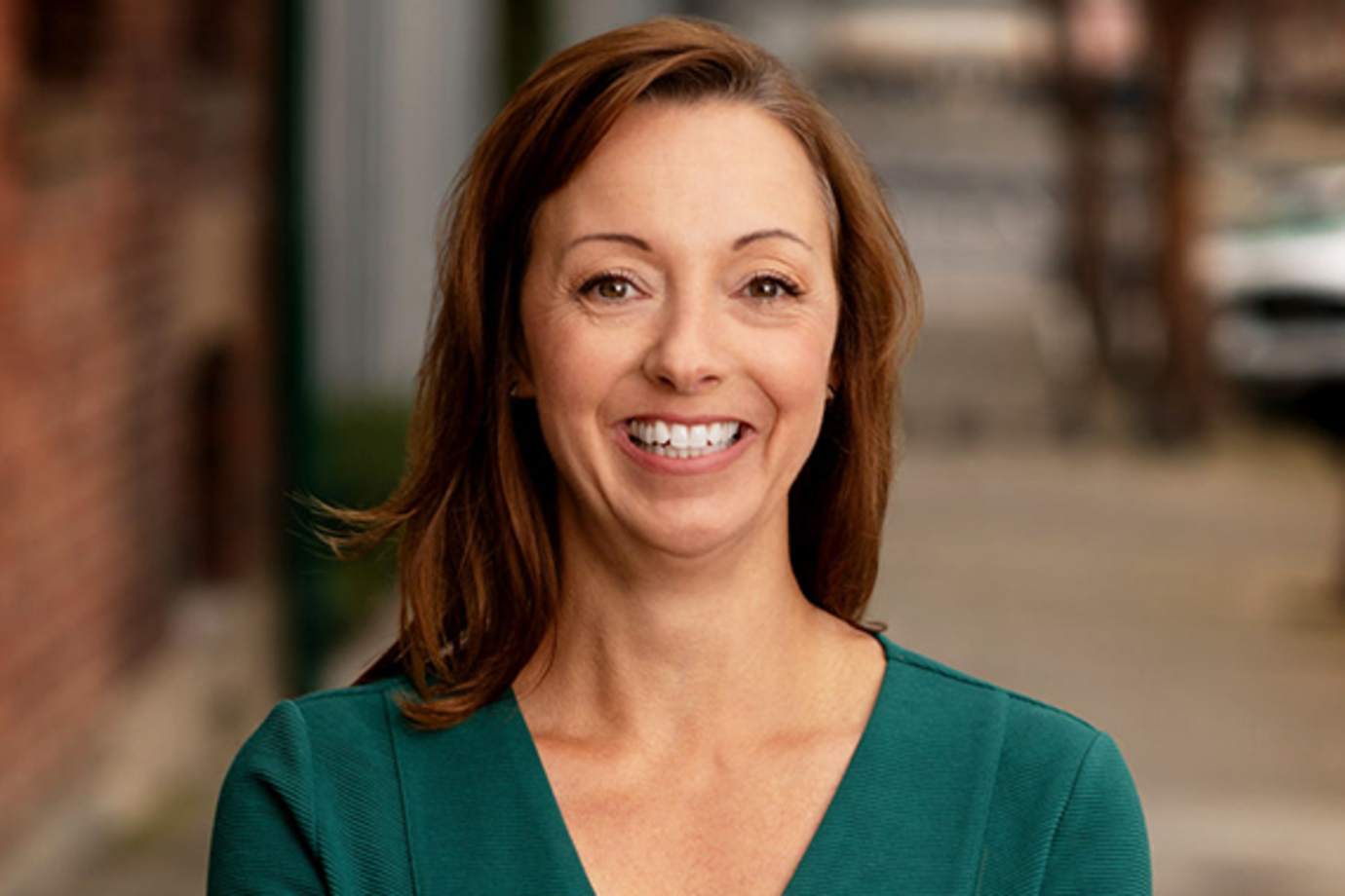 Laura Zeigler headshot