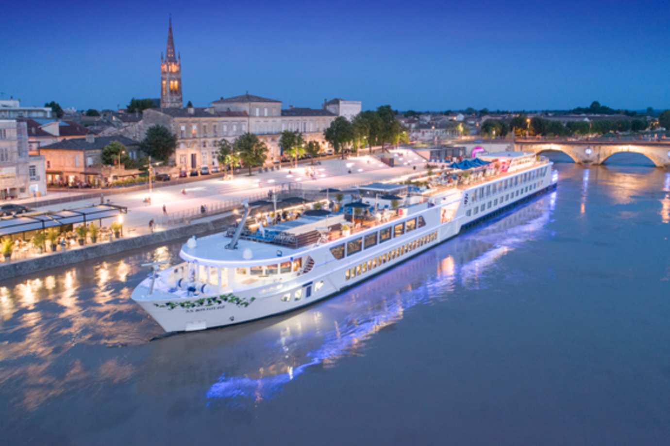 uniworld ship docked in libourne france