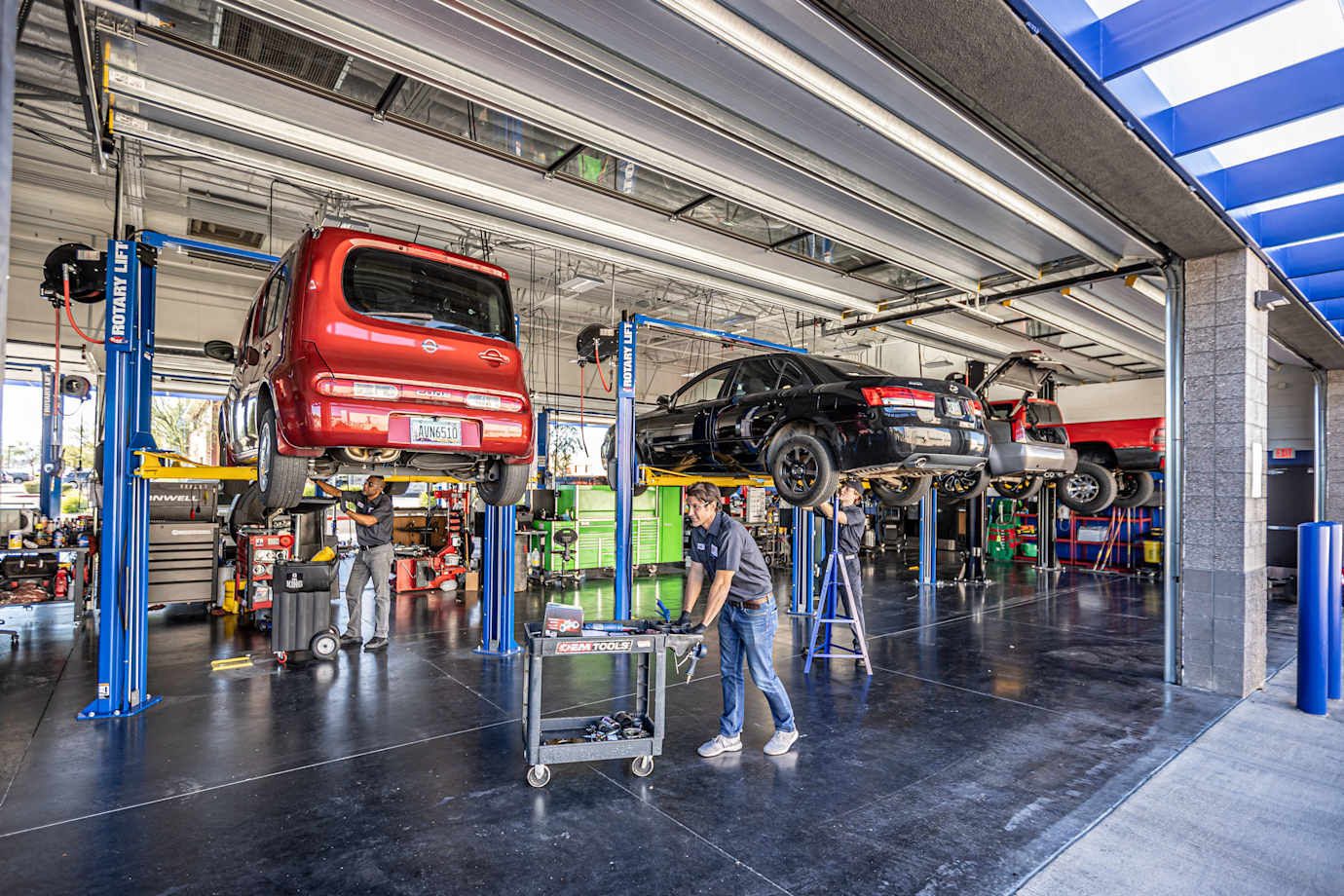 inside of a AAA Auto Repair Center location