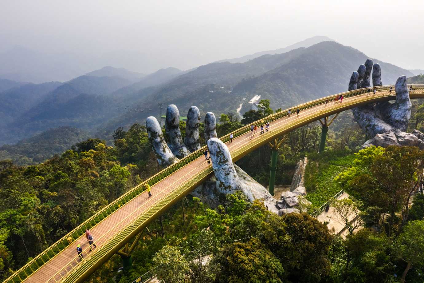 golden bridge in vietnam