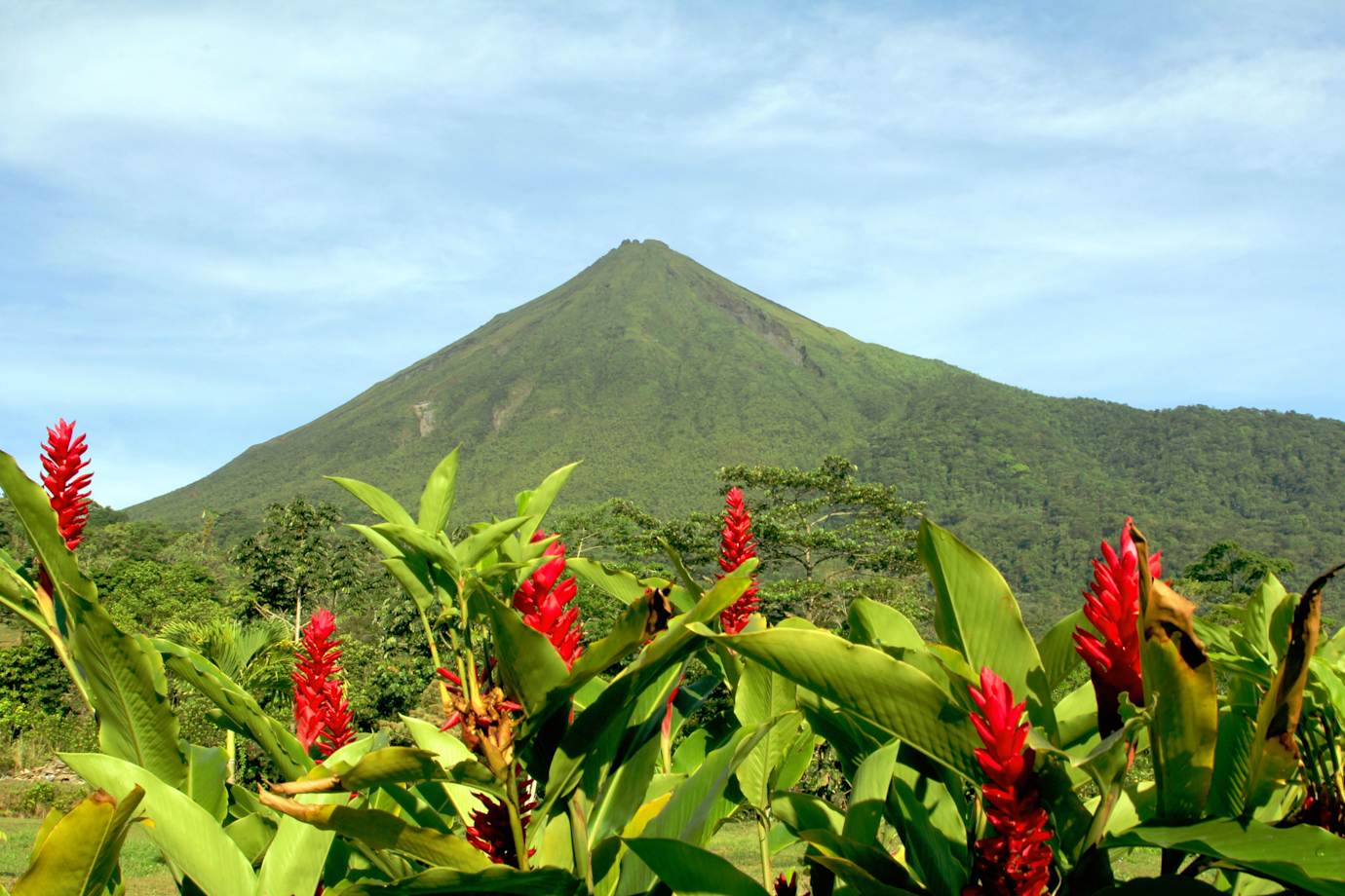 arenal volcano in costa rica