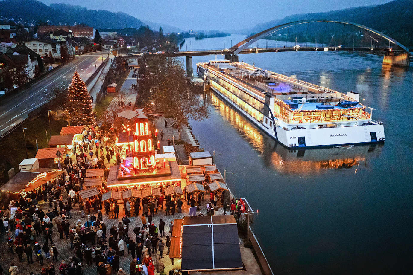 christmas market time on amawaterways