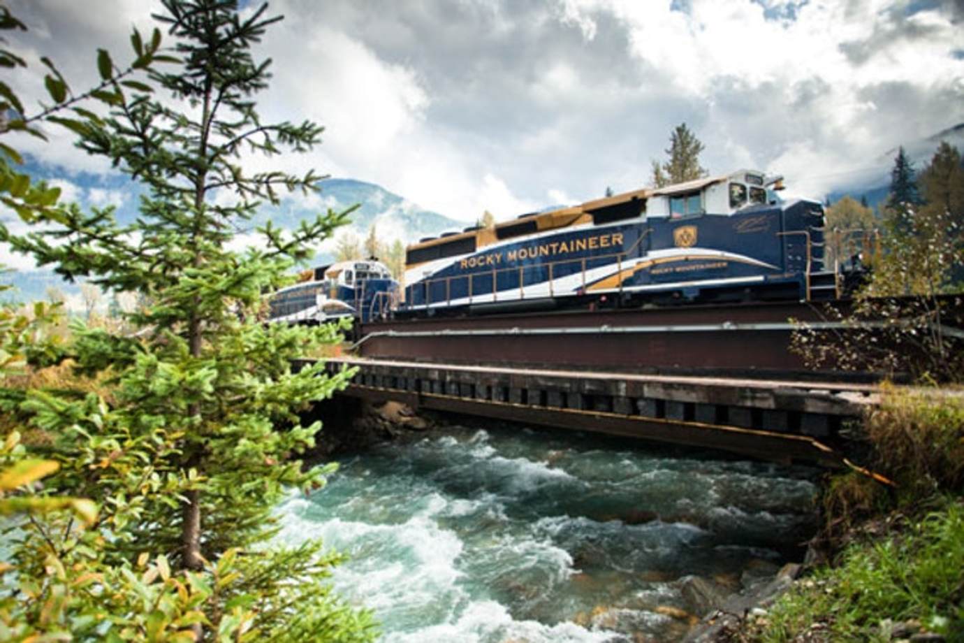 rocky mountaineer train