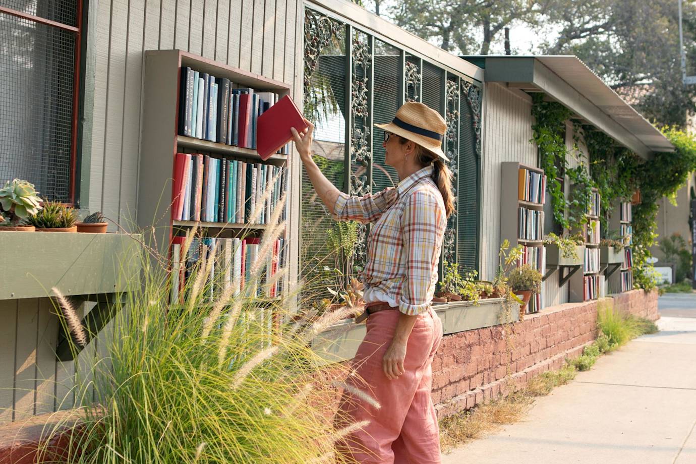 A person browses the outdoor shelves at Bart’s Books in Ojai, California.