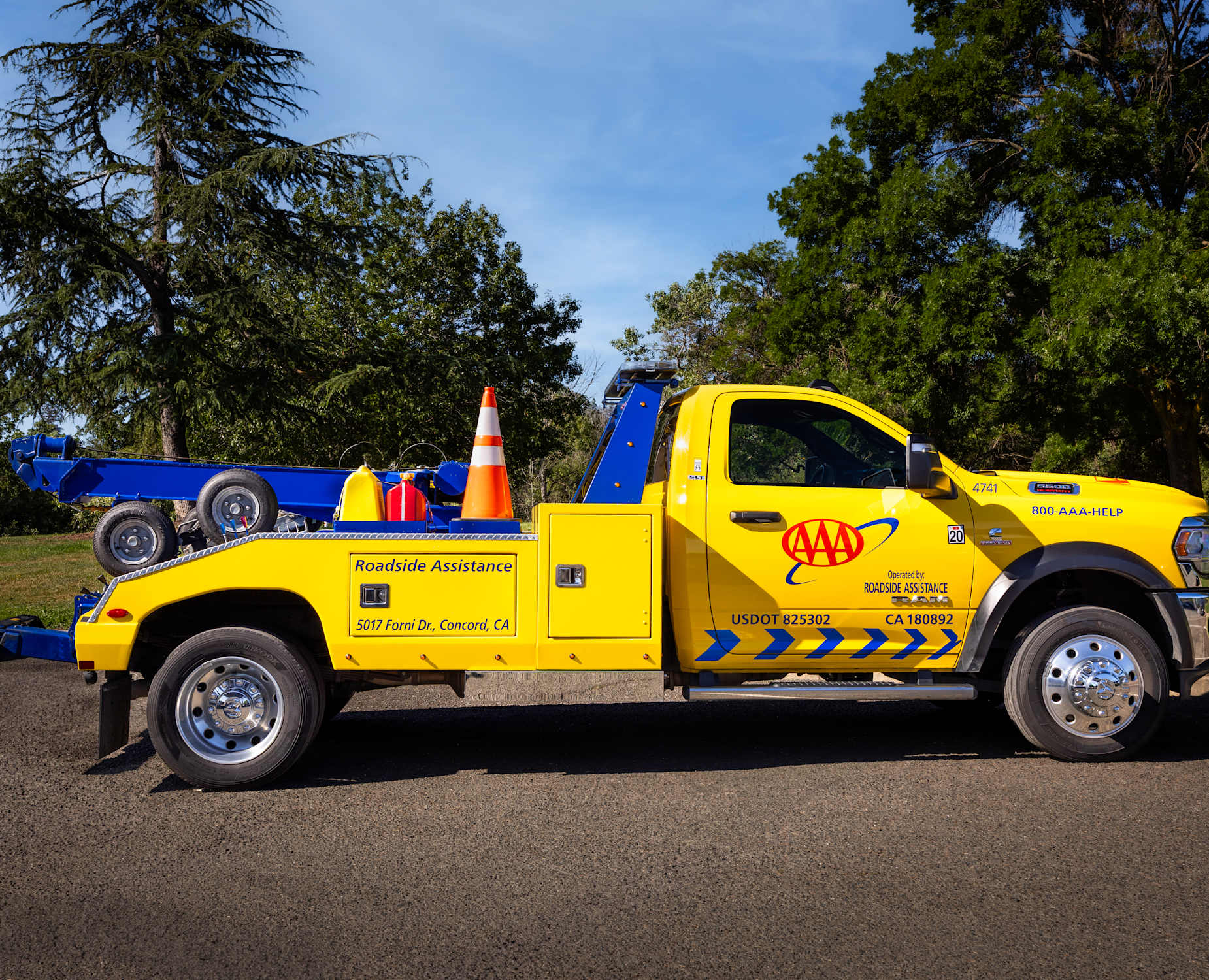 AAA tow truck