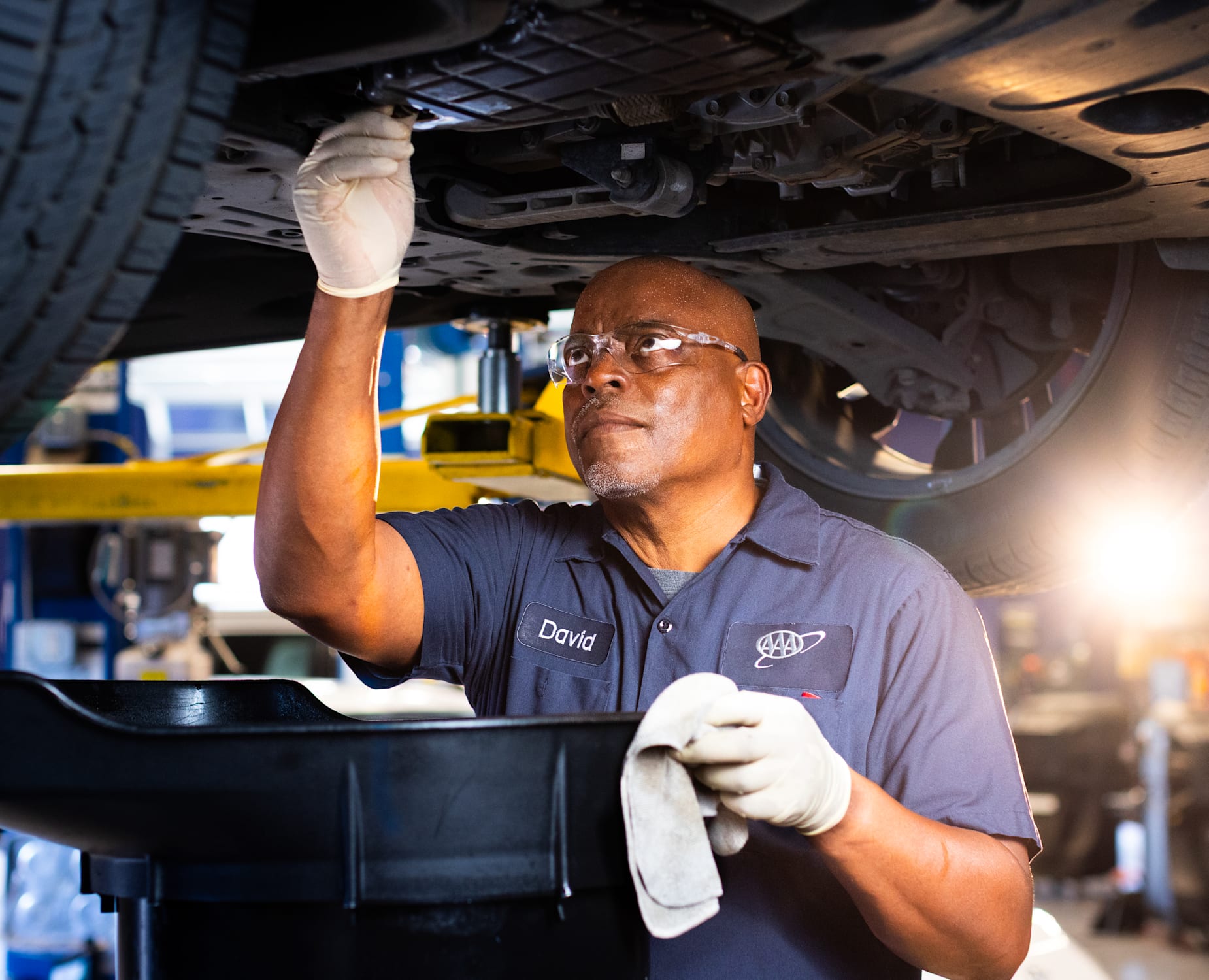 Mobile Auto Glass Technician with customer