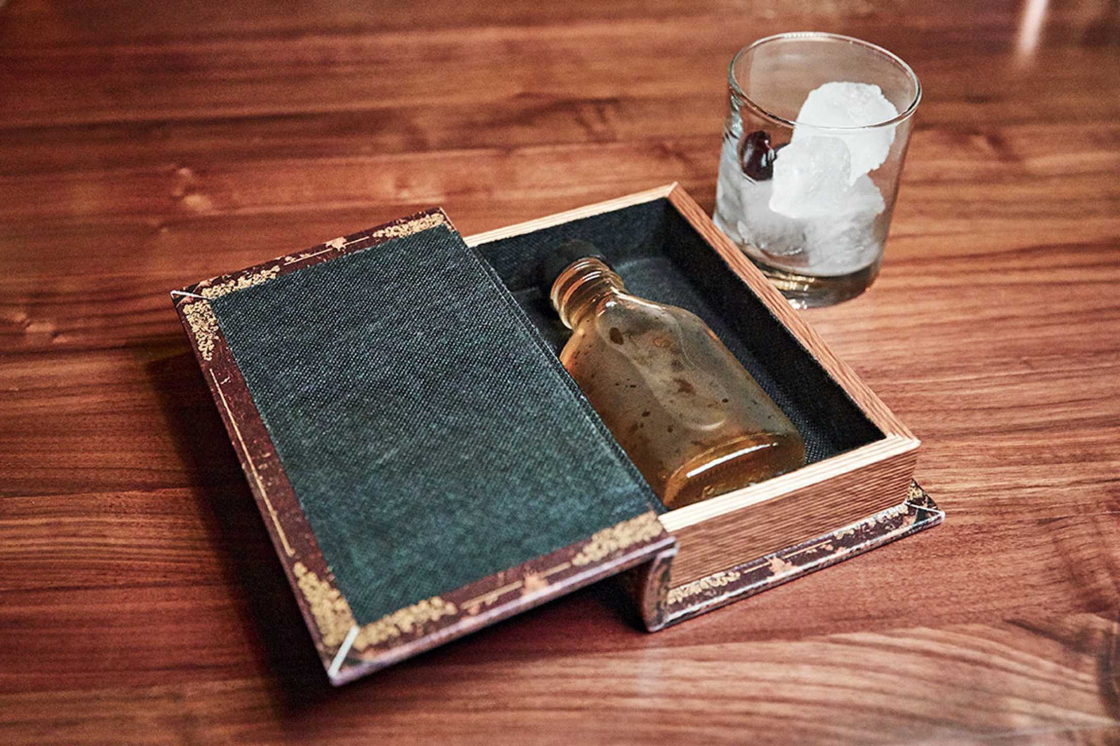 Las Vegas Mob Museum underground old fashioned inside a false book, picture