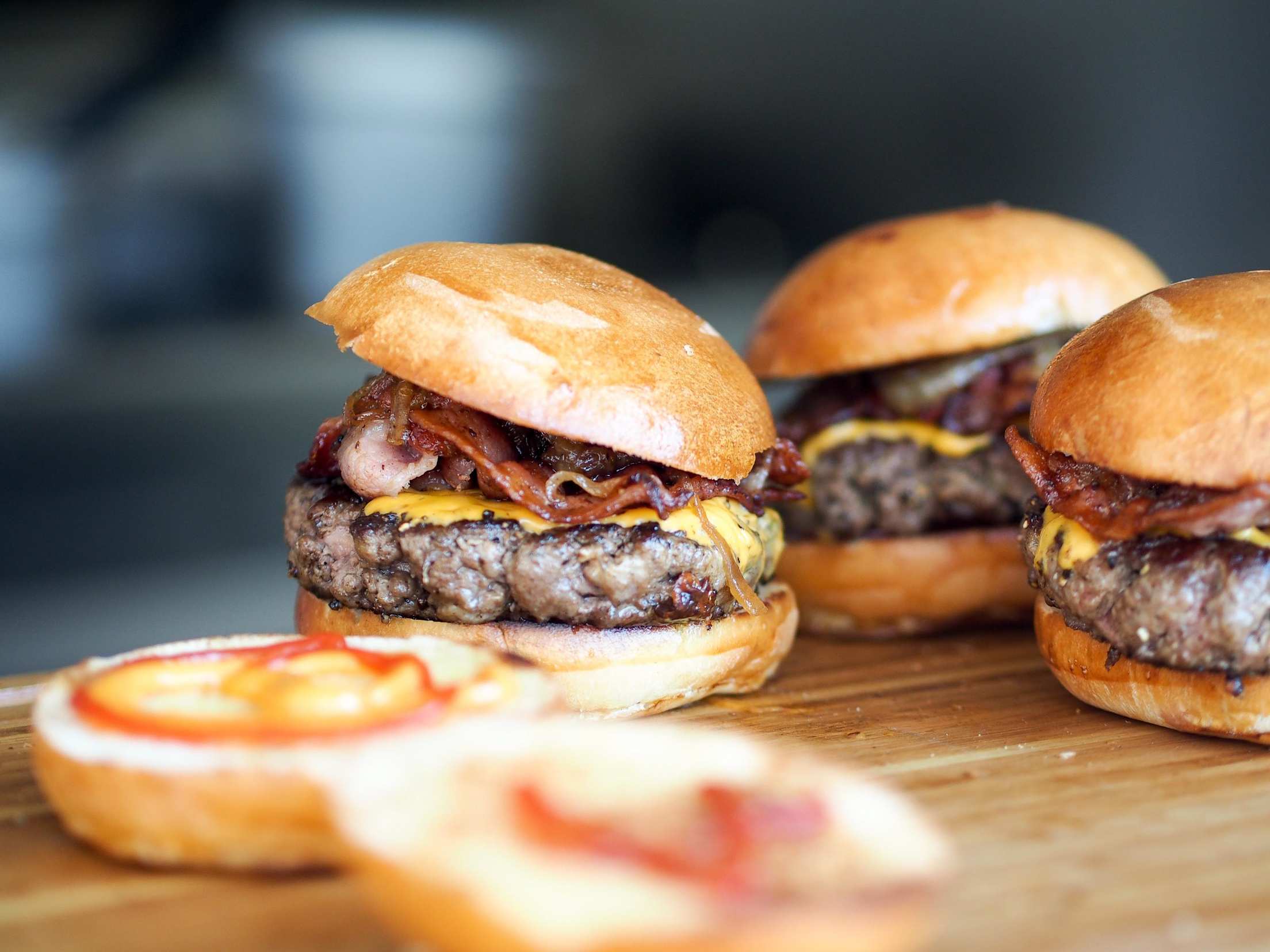 the bacon cheeseburger at Bridgetender in Tahoe City, picture