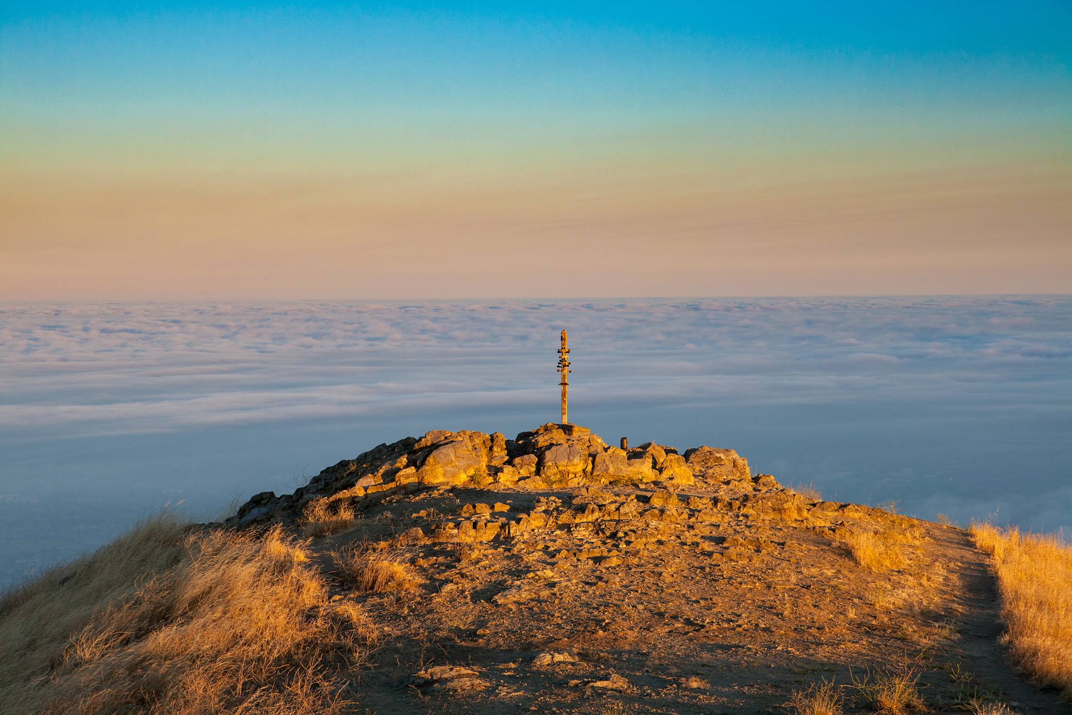 Sunrise on Mission Peak in Fremont, California, picture
