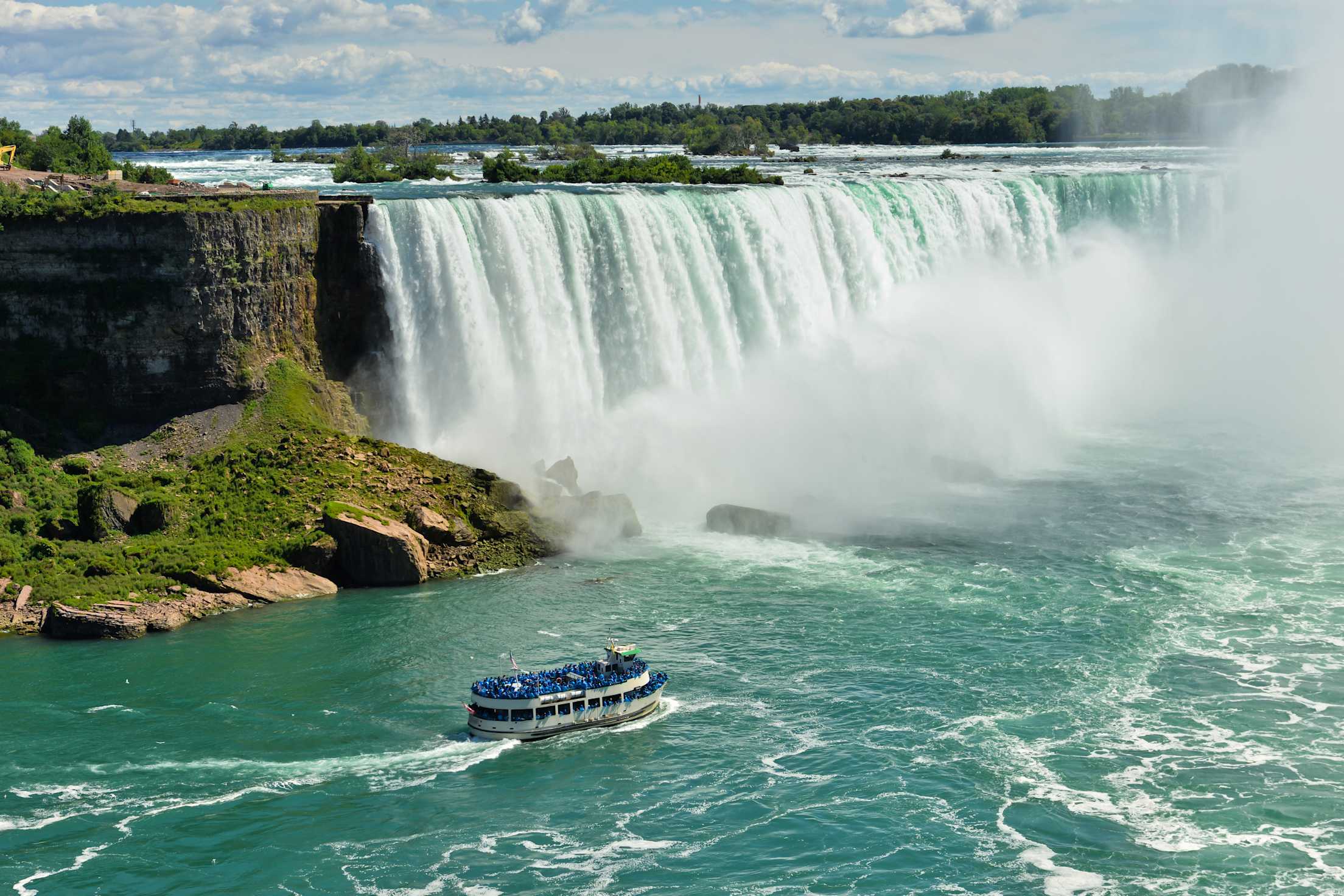 cruise ship near Niagara Falls, image