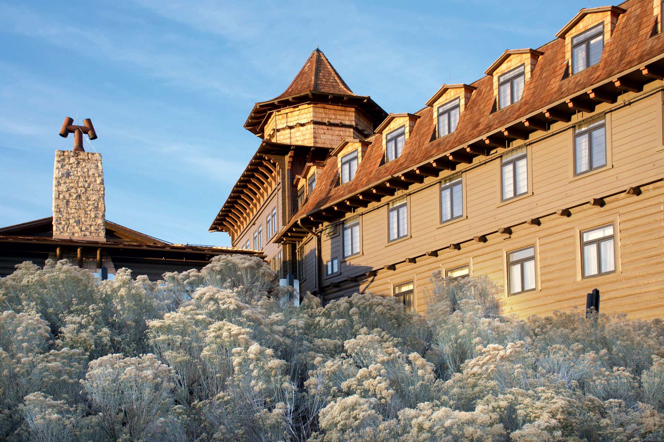 El Tovar Hotel exterior at Grand Canyon National Park, Arizona
