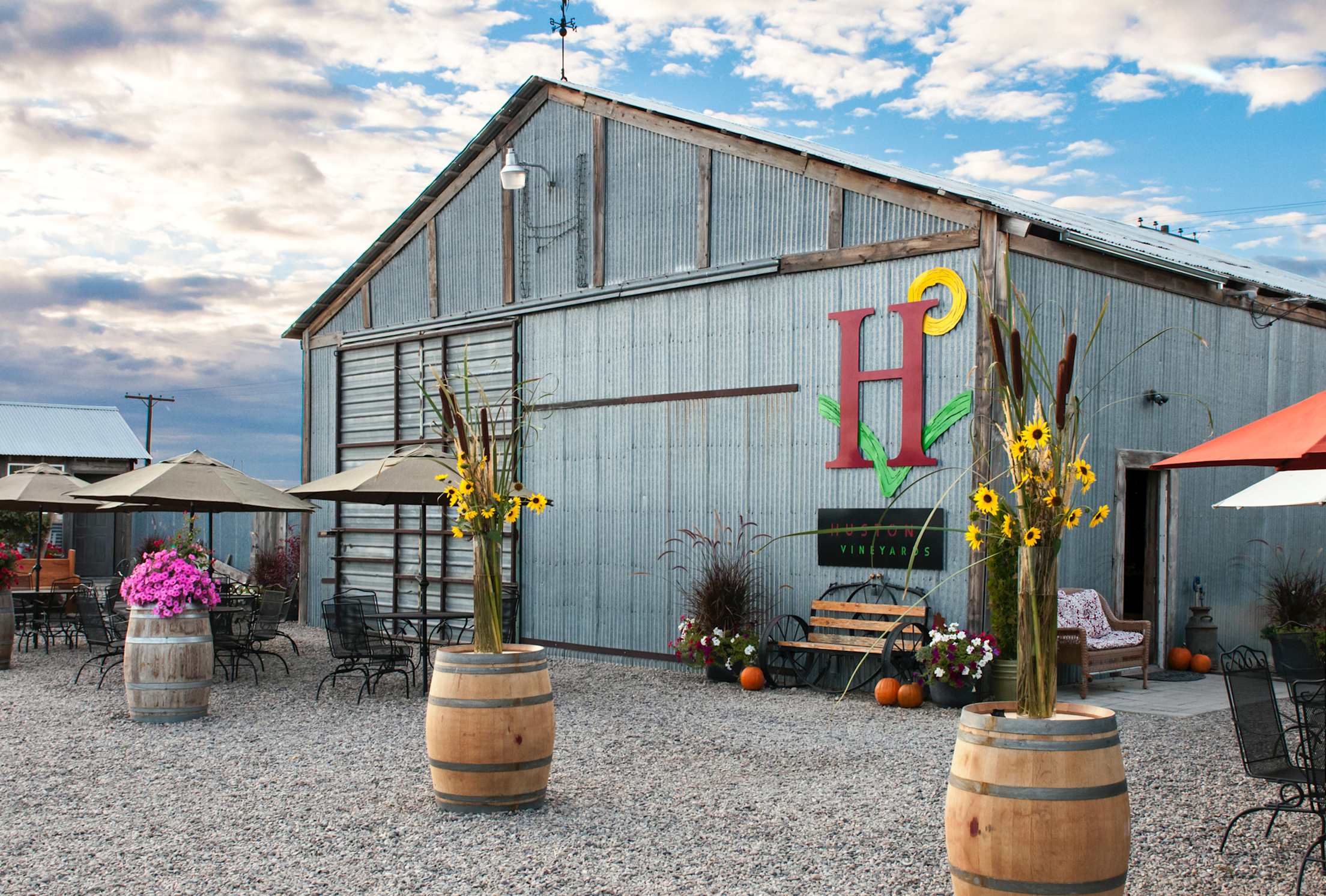 Exterior of Huston Vineyards' tasting room on Chicken Dinner Road in Caldwell, Idaho