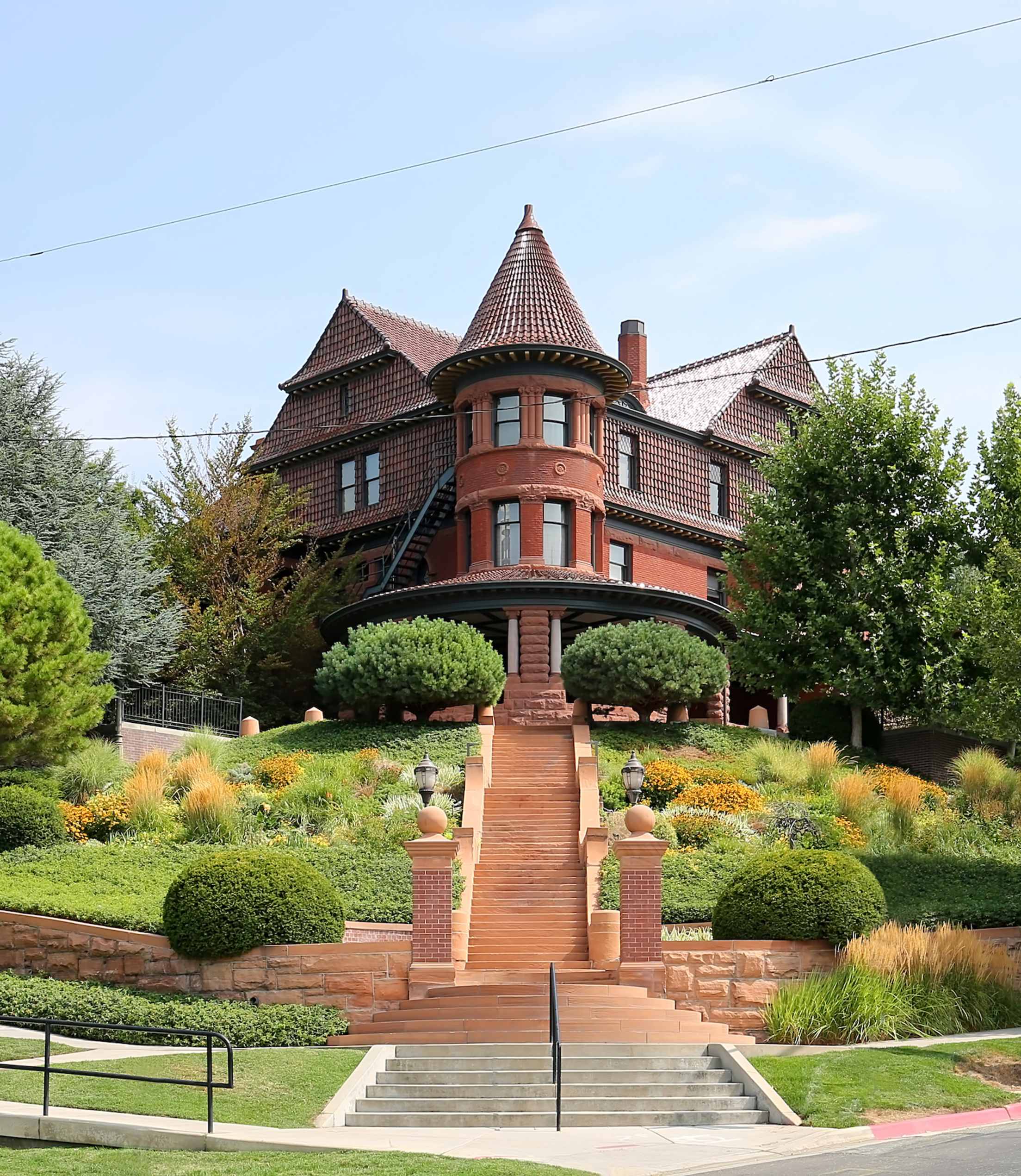 picture of the exterior of the McCune Mansion in Salt Lake City, Utah