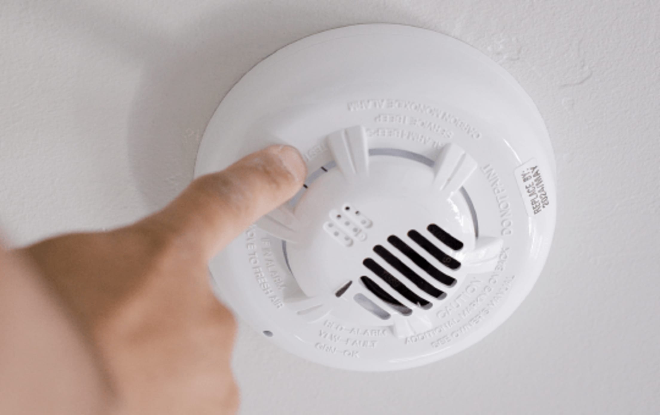 Testing the carbon monoxide detector