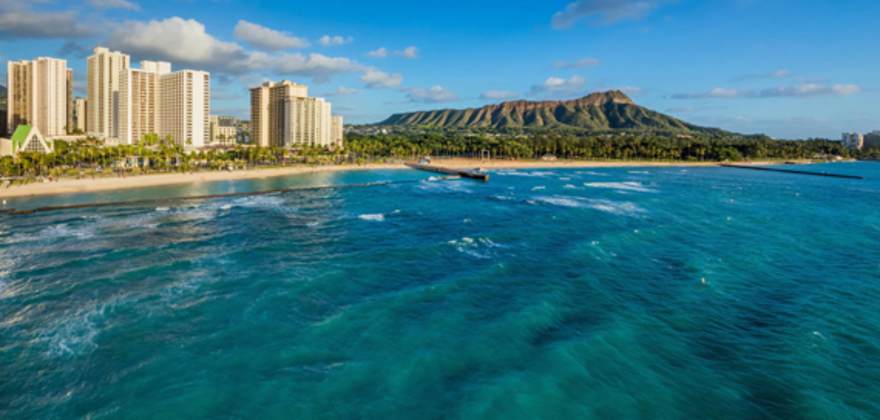 resort on waikiki beach in hawaii