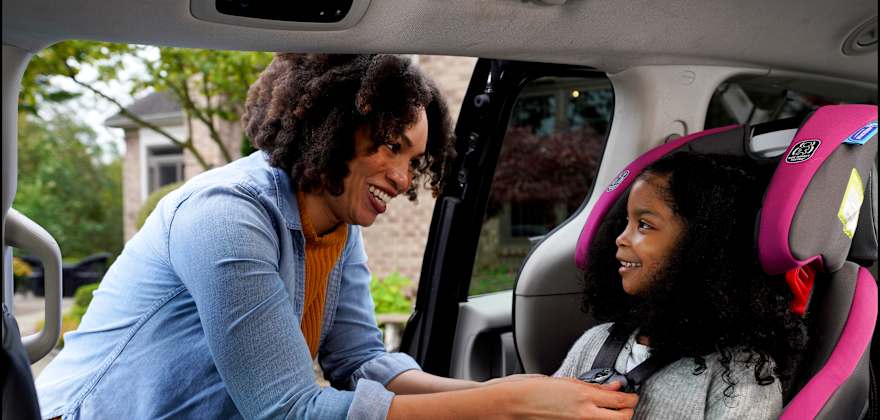 child in forward facing carseat