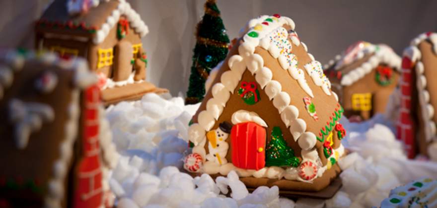 gingerbread houses on celebrity holiday cruise