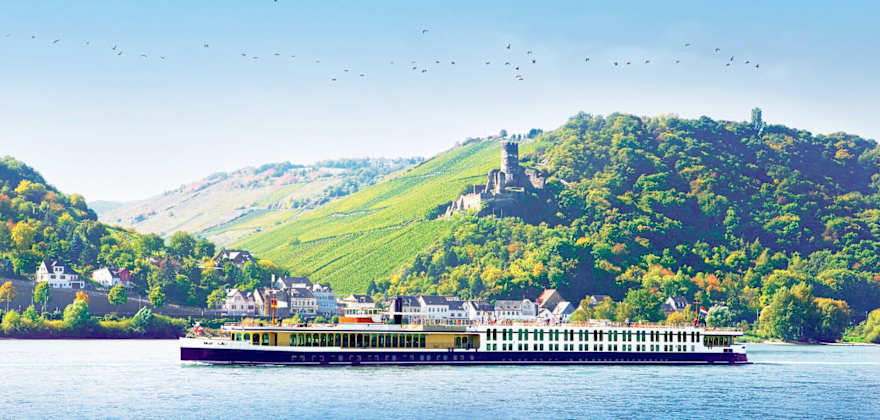 tran quoc pagoda hanoi vietnam