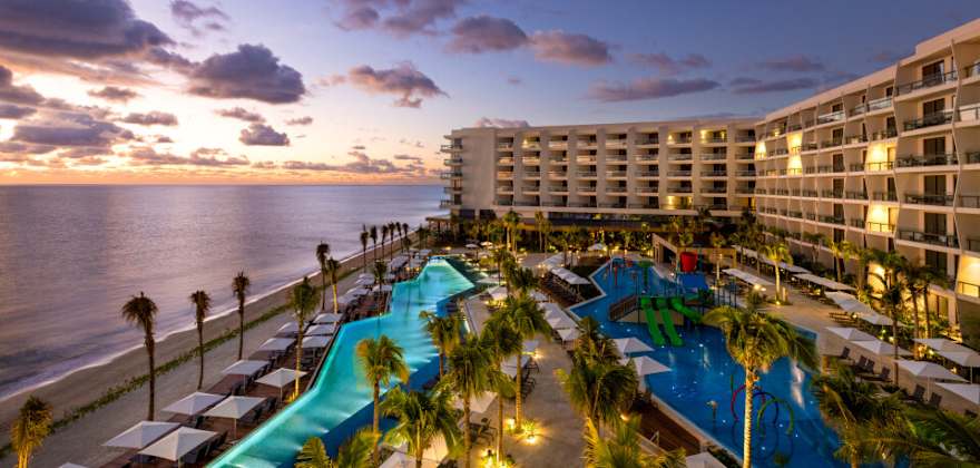 hilton cancun family pool