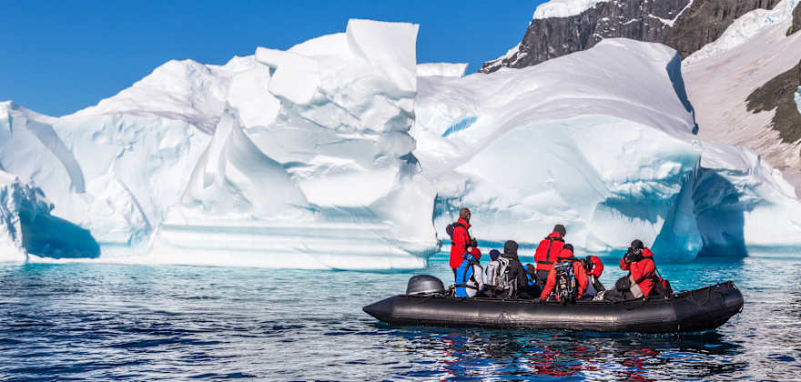 Antartica cruise small boat 