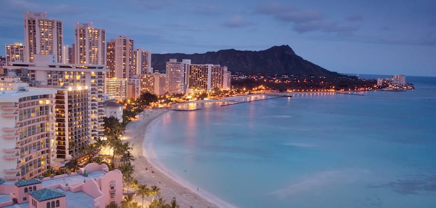 beach and diamond head in hawaii