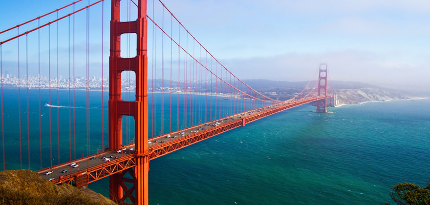 san francisco golden gate bridge with light fog rolling in