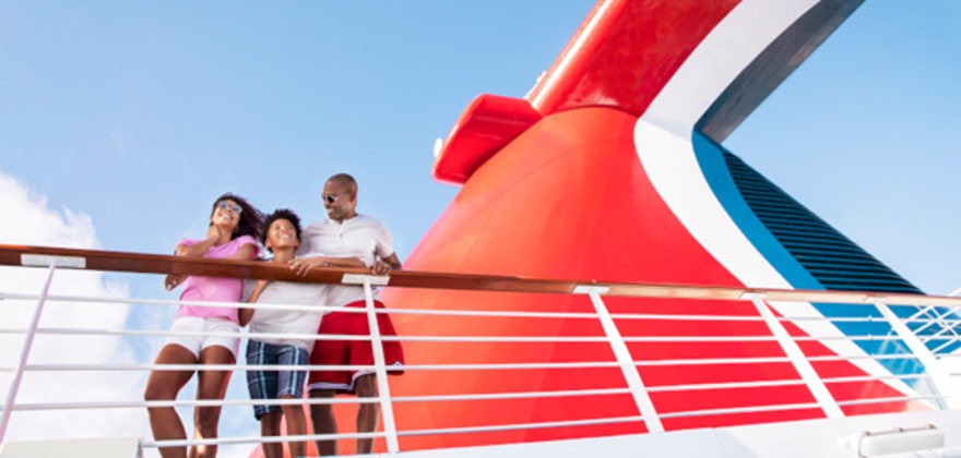 family on a carnival cruise
