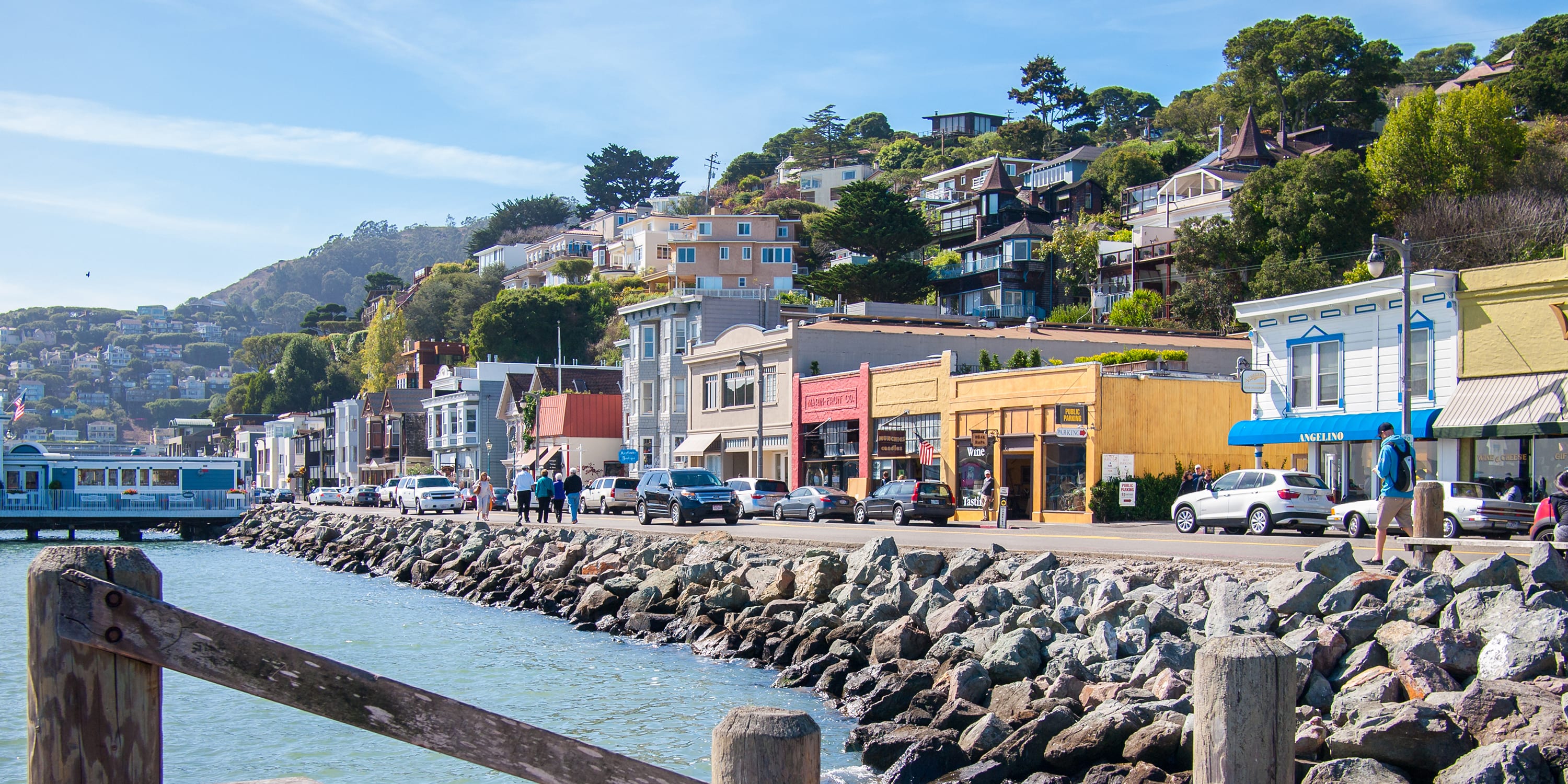 https://assets.goaaa.com/image/upload/w_auto%2Cq_auto%2Cf_auto/v1647564945/singularity-migrated-images/sausalito-california-things-do-day-trip-via-magazine-shutterstock_640629325.jpg.jpg