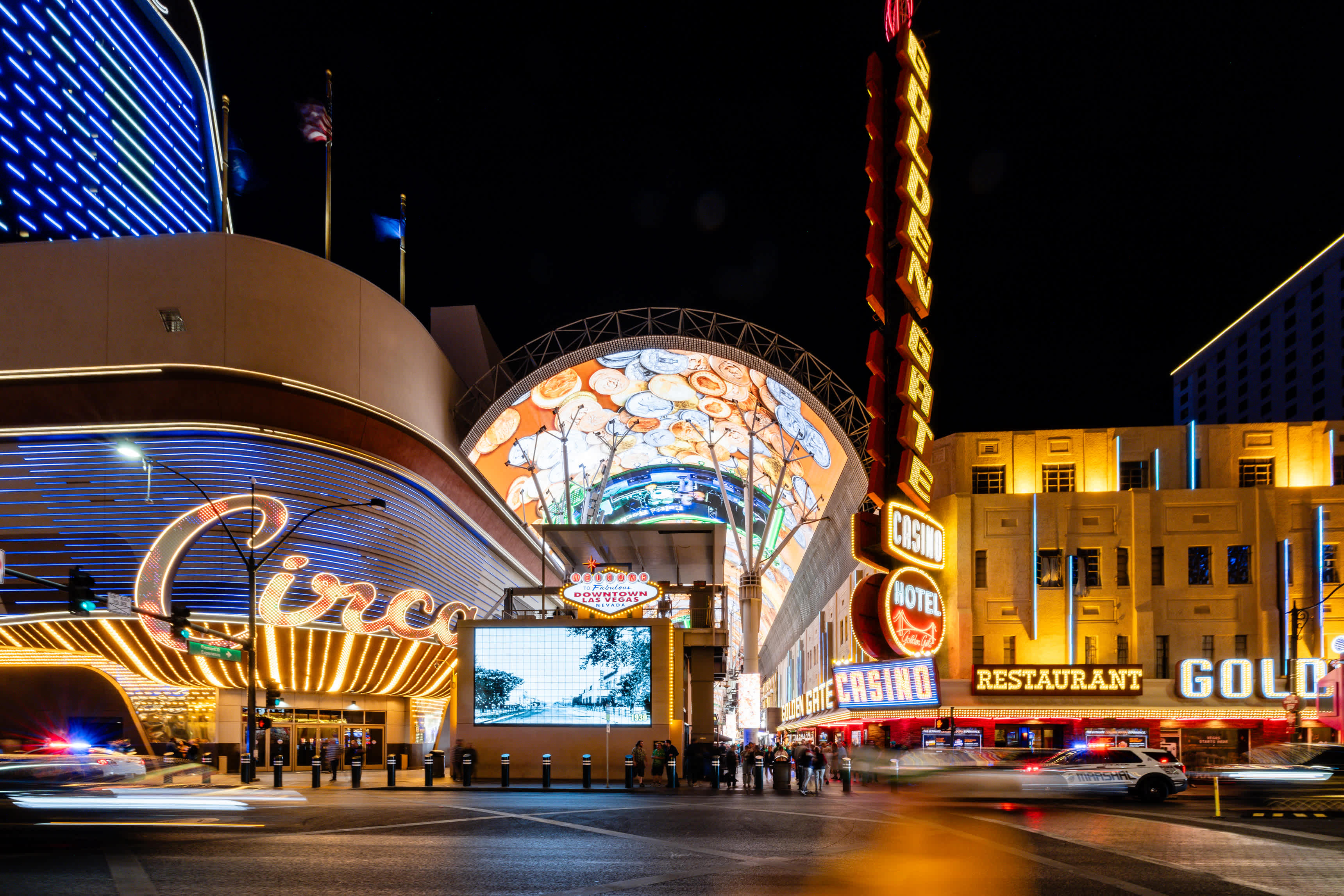 Top Las Vegas Attractions and Secret Gems | Via, image size:3440x2294