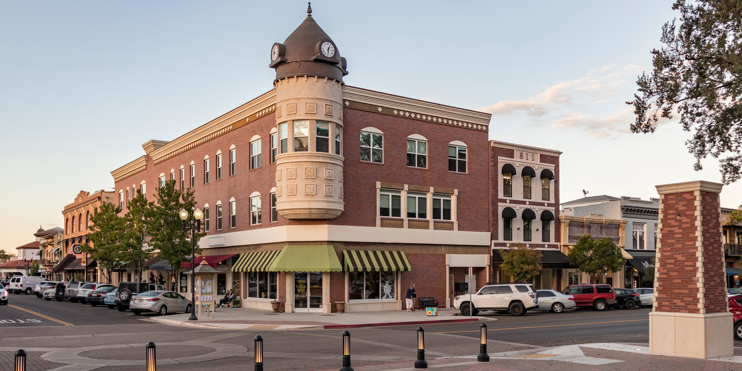 Paso Robles California Wine Country Escape Via   Downtown Paso Robles Things Do Wine Taste California Wine Country Via Magazine Shutterstock 1219702693  